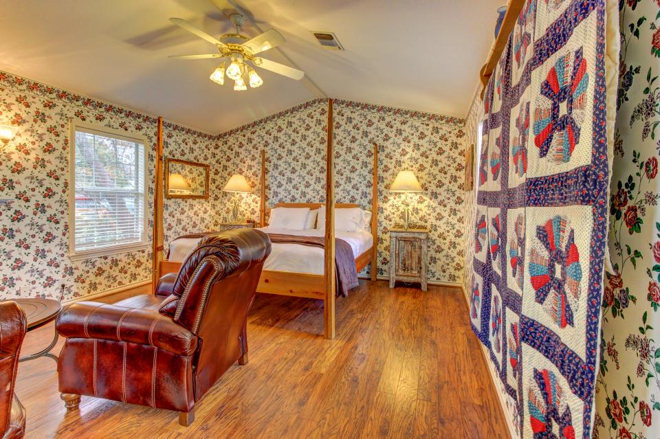 Fredericksburg Bed and Breakfast All Seasons